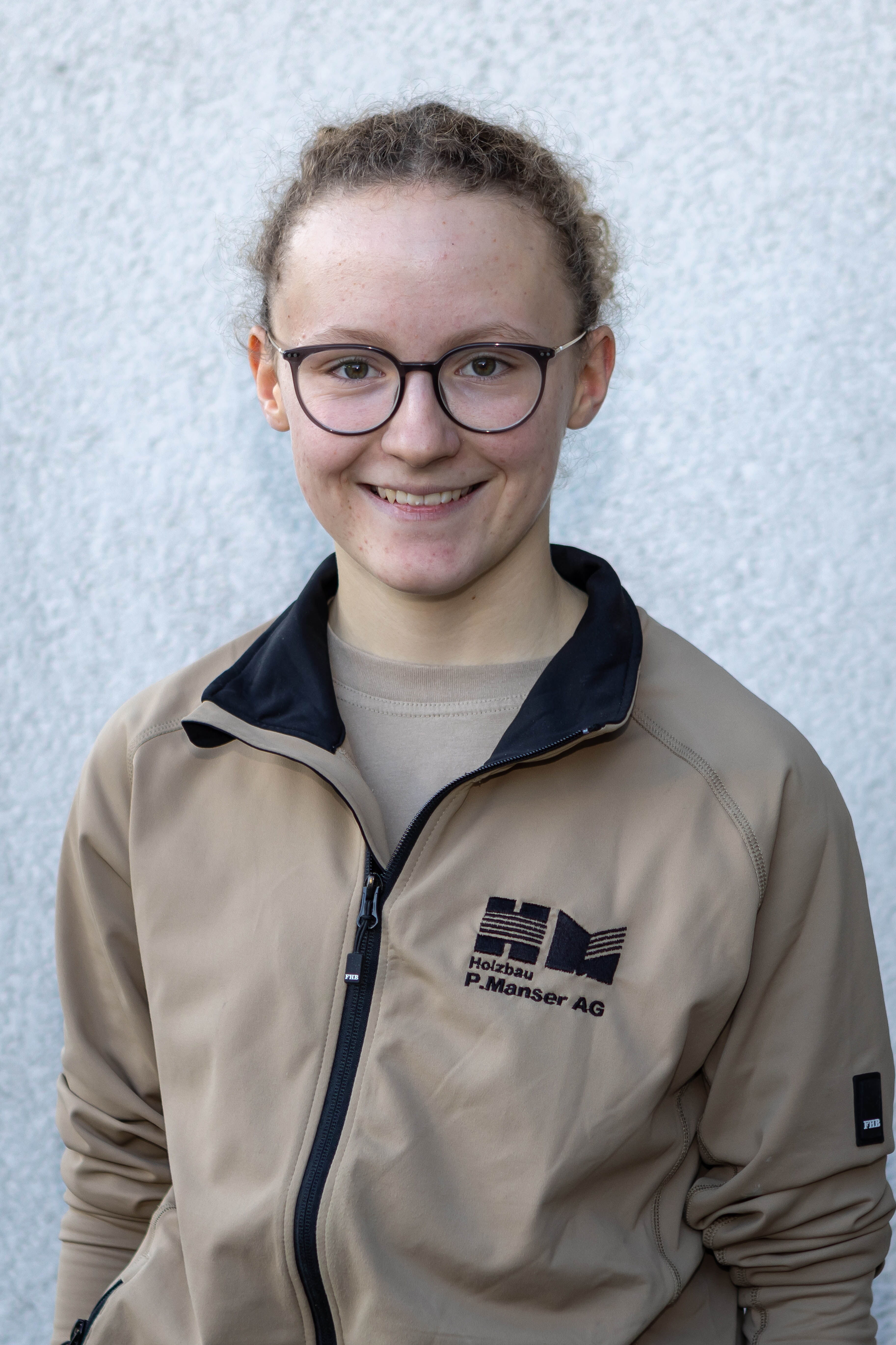 Lya Fuchs lernende Schreinerin bei Holzbau Manser in Appenzell